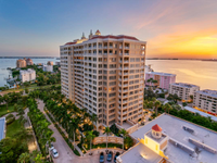RITZ-CARLTON UNRIVALED SERVICE