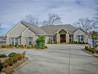 LAKE HAMILTON HOME WITH AMAZING VIEWS