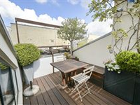BEAUTIFUL DUPLEX APARTMENT LOCATED ON THE TOP FLOORS OF A PRIVATE MANSION