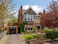 ATTRACTIVE PERIOD PROPERTY IN PRIME LOCATION