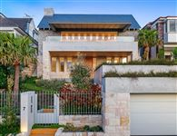 ARCHITECTURAL MASTERPIECE WITH HARBOUR VIEWS