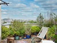 A PEACEFUL RENOVATED APARTMENT ON THE TOP FLOOR