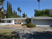 PERFECT OPPORTUNITY FOR MID-CENTURY DREAM HOME