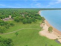COUNTRY ESTATE WITH PANORAMIC VIEWS OVER LAKE TEXOMA