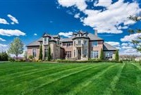 SPECTACULAR HOME WITH PANORAMIC VIEWS