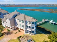 SOUGHT AFTER SOUND FRONT FIGURE 8 ISLAND HOME