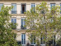 SUNNY PARIS APARTMENT WITH LUXURY INTERIORS