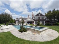 BEAUTIFUL NEWLY RENOVATED CARRIAGE HOUSE