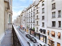 BRIGHT APARTMENT IN PERFECT CONDITION