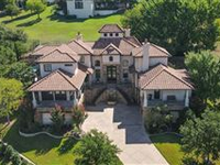 IMMACULATE ARCHITECTURAL BEAUTY