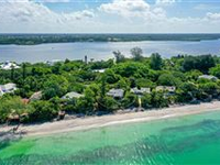 PRIVATE TROPICAL PARADISE
