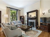 QUIET FULL FLOOR IN A BOUTIQUE BROWNSTONE COOP