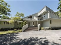 TRUE CONTEMPORARY HOME