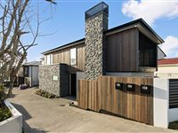 SOPHISTICATED AND ELEGANTLY MODERN HOME