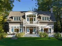SWEEPING LAKE MICHIGAN VIEWS IN A BEAUTIFUL LAKESIDE RETREAT