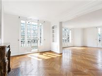 LARGE FIFTH FLOOR APARTMENT