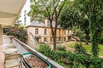 CHARMING APARTMENT ENTIRELY OVERLOOKING THE GARDEN
