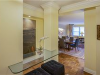 ELEGANT AND CONVENIENT APARTMENT