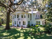 PICTURESQUE 1902 HOME
