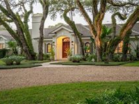ELEGANT GEORGIAN-INSPIRED ESTATE IN HISTORIC RIOMAR