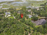 A SPECTACULAR LAGOON LOT