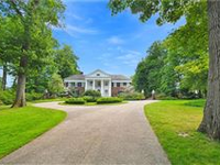 MAGNIFICENT IN TOWN ESTATE