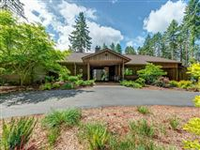 BEST OF BOTH WORLDS COUNTRY HOME