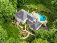 EXTRAORDINARY GEORGIAN MANOR IN A PICTURE-PERFECT SETTING
