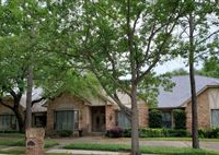 ONE LEVEL ESTATE WITH STUNNING GOLF COURSE VIEW