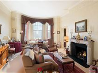 BEAUTIFUL THIRD FLOOR APARTMENT