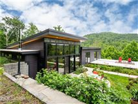 MODERN GREEN BUILT MASTERPIECE