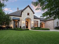COMBINATION OF ELEGANCE AND COMFORT