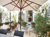 BEAUTIFUL FIRST FLOOR APARTMENT IN PRIVATE MANSION