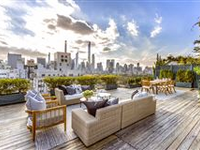 SPRAWLING PENTHOUSE DUPLEX