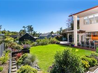 FABULOUSLY LIGHT AND SPACIOUS FAMILY HOME IN CAMPBELLS BAY