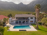 EPITOME OF LUXURY AND STYLE IN HERMANUS