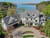 TIMELESS COASTAL ELEGANCE ON THE SHORES OF LAKE NORMAN