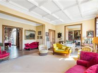 BRIGHT AND SPACIOUS LUXURY APARTMENT
