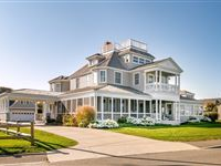 GRACIOUS OCEANFRONT VICTORIAN WITH SPECTACULAR VIEWS