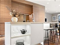 BEAUTIFUL OPEN PLAN LIVING APARTMENT WITH UNIQUE WINTER-GARDEN