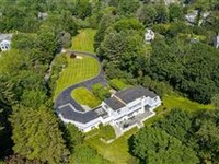 HANDSOME COLONIAL IN BEAUTIFUL SETTING