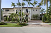 THE PICTURE OF EFFORTLESS WATERFRONT LIVING