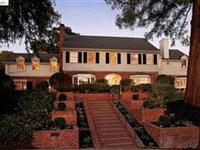 SECLUSION AND GRANDEUR