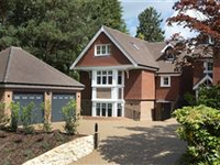NEWLY CONSTRUCTED STUNNING CONTEMPORARY FAMILY HOME