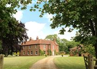 SPACIOUS AND ELEGANT LATE VICTORIAN COUNTRY HOME