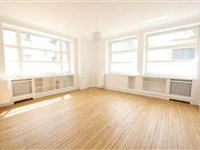 AN IDEAL PIED-A-TERRE IN A PRIME LOCATION